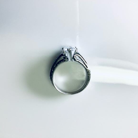 Ladies 925 Sterling Silver Cubic Zirconia Engagement Solitaire Ring - Picture 3 of 8